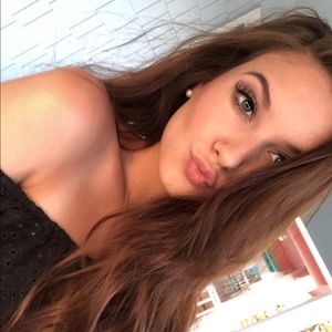 Meet your Posher, Ally